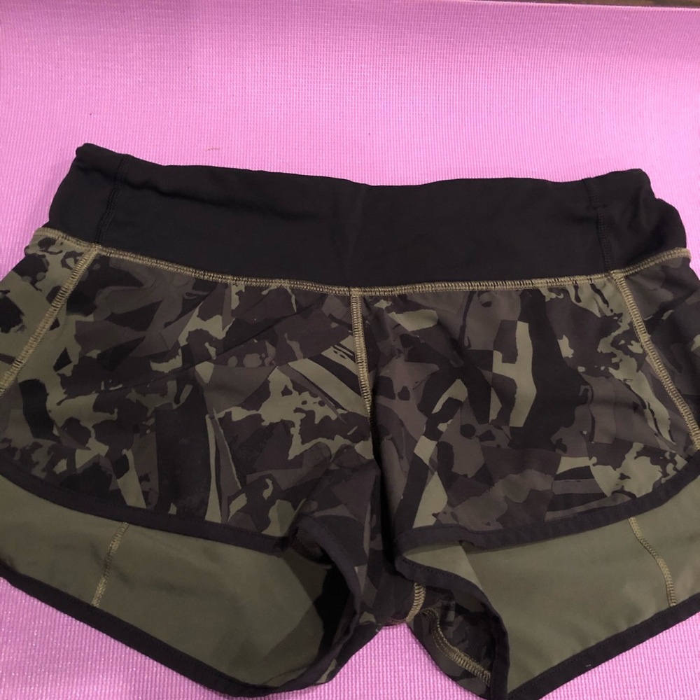 Lululemon run speed shorts camo.
